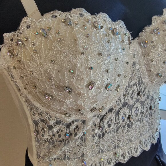 White sequin and lace bustier top - Picture 2 of 6